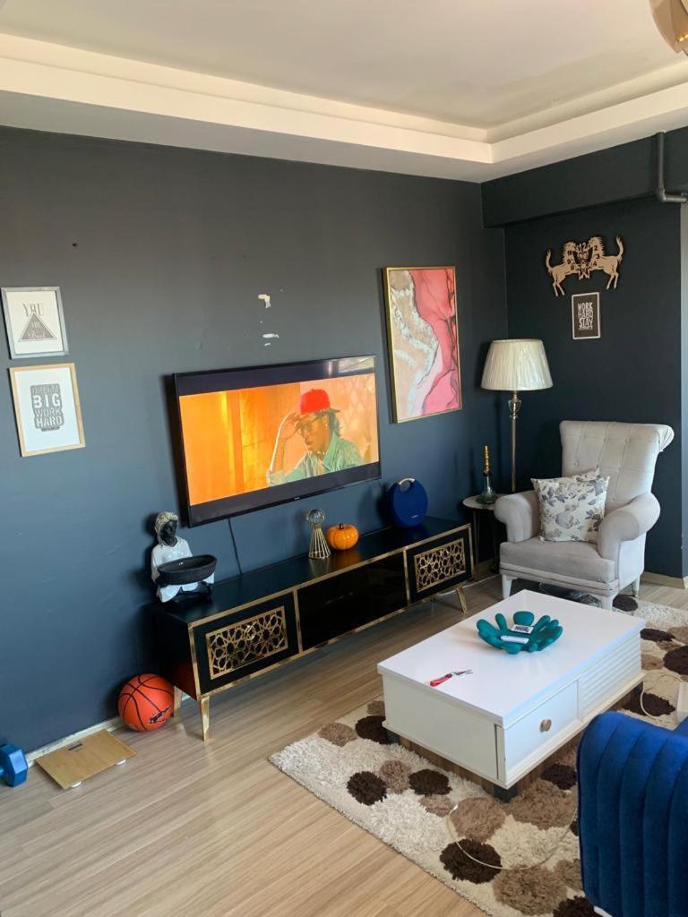 Apartment Away From Istanbul